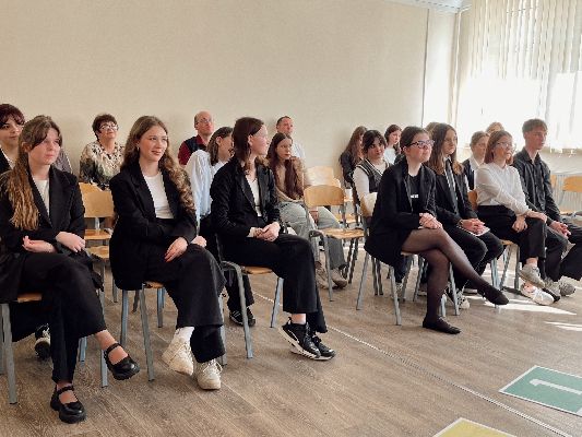 В ЛГУ имени А. С. Пушкина прошел полуфинал регионального этапа телевизионной гуманитарной олимпиады «Умницы и умники» 2025 года В ЛГУ имени А. С. Пушкина прошел полуфинал регионального этапа телевизионной гуманитарной олимпиады «Умницы и умники» 2025 года